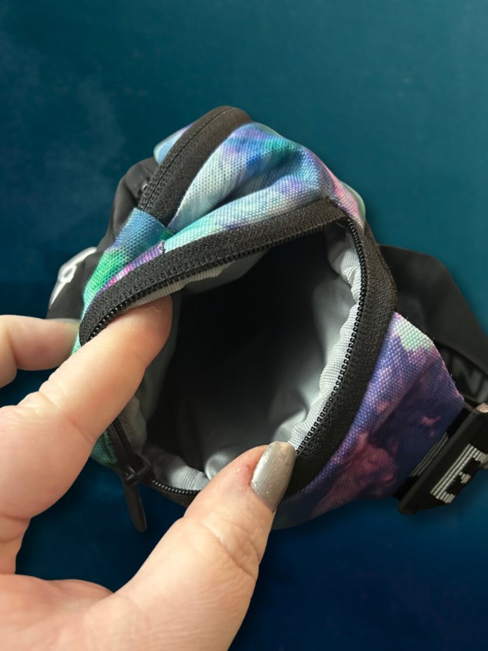 Under Armour Flex Waist Bag Fanny Pack Tie Dye Purple Teal Blue Pink - Picture 12 of 14